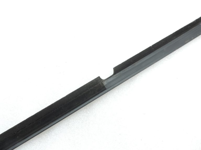 Toyota Avensis T25 Facelift Liftback Aizmugurējā labās puses durvju hromēta līstes 7573020291