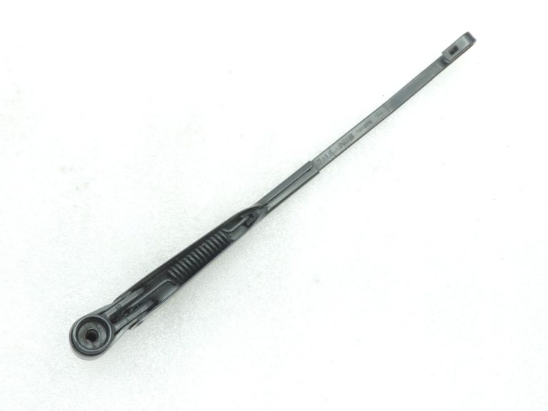 Oriģināls Toyota Avensis T25 Liftback Aizmugurējā tīrītāja rokturis 8524120190 85241-20190