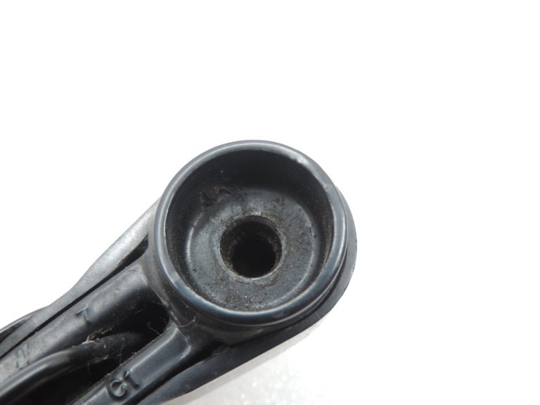 Oriģināls Toyota Avensis T25 Liftback Aizmugurējā tīrītāja rokturis 8524120190 85241-20190