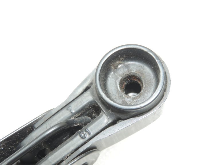 Oriģināls Toyota Avensis T25 Liftback Aizmugurējā tīrītāja rokturis 8524120190 85241-20190