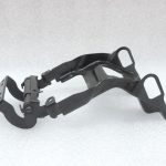 Oriģināla Toyota Avensis T25 centrālā roku balsta nodalījuma eņģe 5890705010