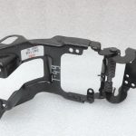 Oriģināla Toyota Avensis T25 centrālā roku balsta nodalījuma eņģe 5890705010