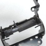 Oriģināla Toyota Avensis T25 centrālā roku balsta nodalījuma eņģe 5890705010