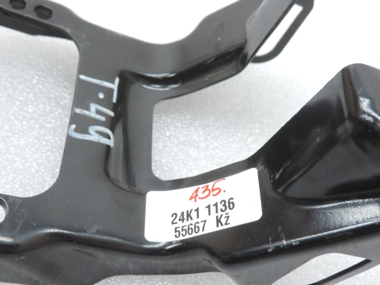 Oriģināla Toyota Avensis T25 centrālā roku balsta nodalījuma eņģe 5890705010