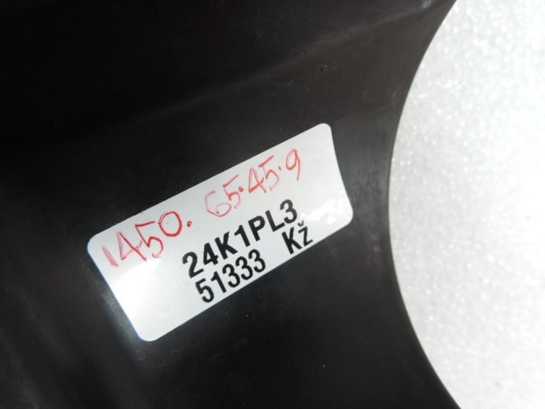 Oriģināls Toyota Avensis T25 2.2 D-CAT 2ADFHV Dzinēja vāks 126110R020