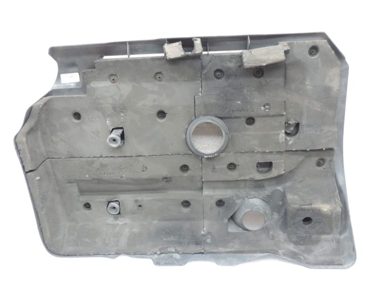 Oriģināls Toyota Avensis T25 2.2 D-CAT 2ADFHV Dzinēja vāks 126110R020