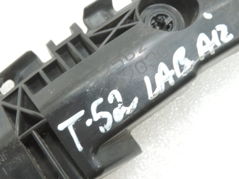Toyota RAV4 III (XA30) Aizmugurējā bampera kronšteins Augšējais labais 5256242030
