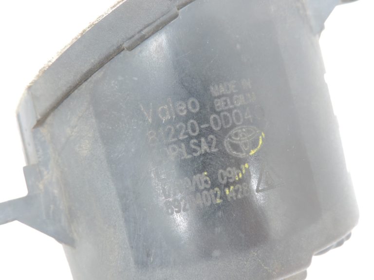 Oriģināls Toyota RAV4 III (XA30) priekšējais kreisais miglas lukturis 812200D040