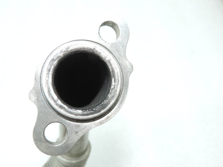Oriģinālā Toyota RAV4 III (XA30) 2.2 D-4D EGR caurule 256120R020