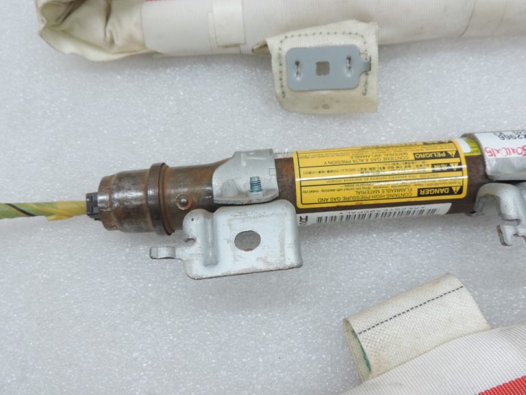 Oriģinālais Toyota RAV4 III XA30 Drošības modulis labajā aizkarā 6217042040