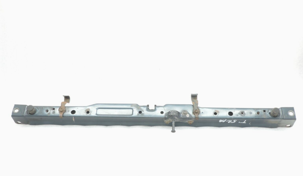 Toyota RAV4 III (XA30) Priekšējā spoilera priekšējā paneļa kronšteins 5321642901