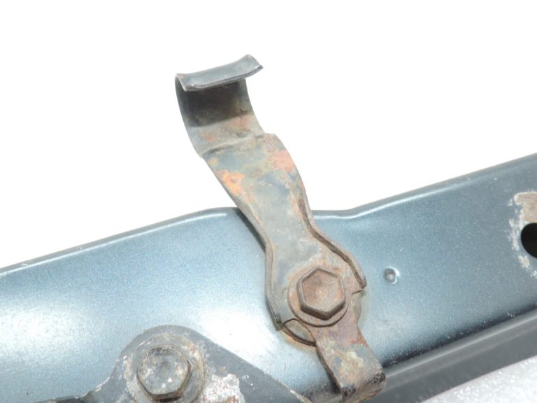 Toyota RAV4 III (XA30) Priekšējā spoilera priekšējā paneļa kronšteins 5321642901