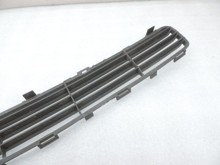 Oriģinālā Toyota Avensis T25 bampera režģis Režģis 5311205060