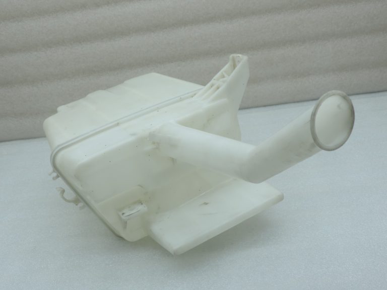 Oriģinālā Toyota Avensis T25 tīrītāju ūdens tvertne 8531502090 85315-02090