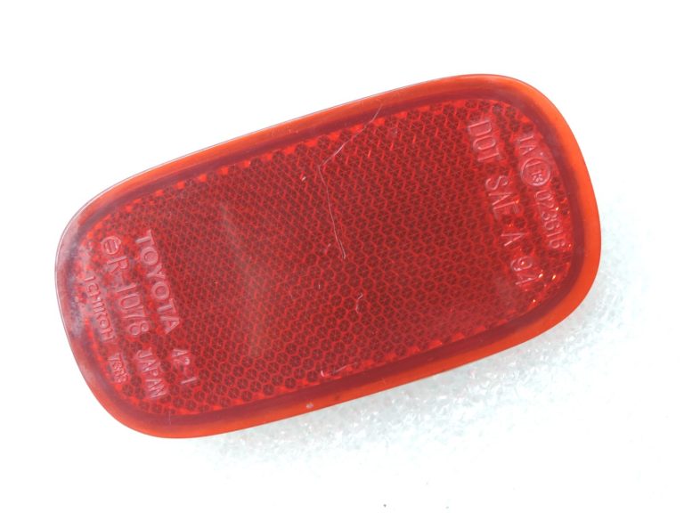Toyota RAV4 II XA20 Oriģinālais labais/kreisais atstarotājs 8191042010 81910-42010