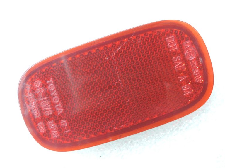 Toyota RAV4 II XA20 Oriģinālais labais/kreisais atstarotājs 8191042010 81910-42010