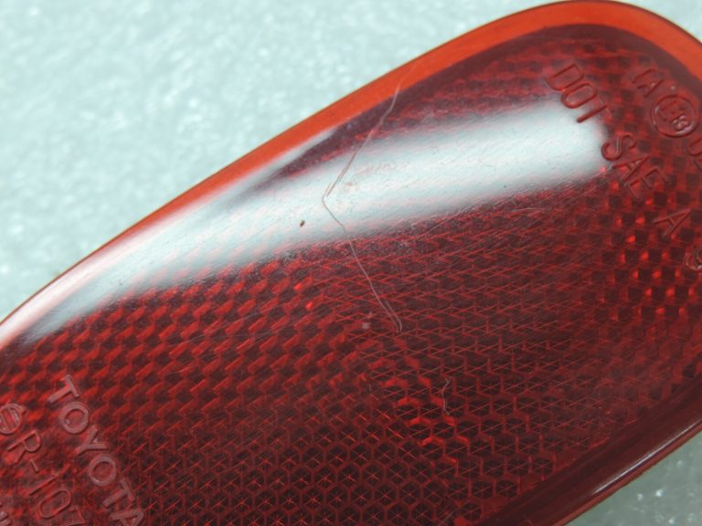 Toyota RAV4 II XA20 Oriģinālais labais/kreisais atstarotājs 8191042010 81910-42010