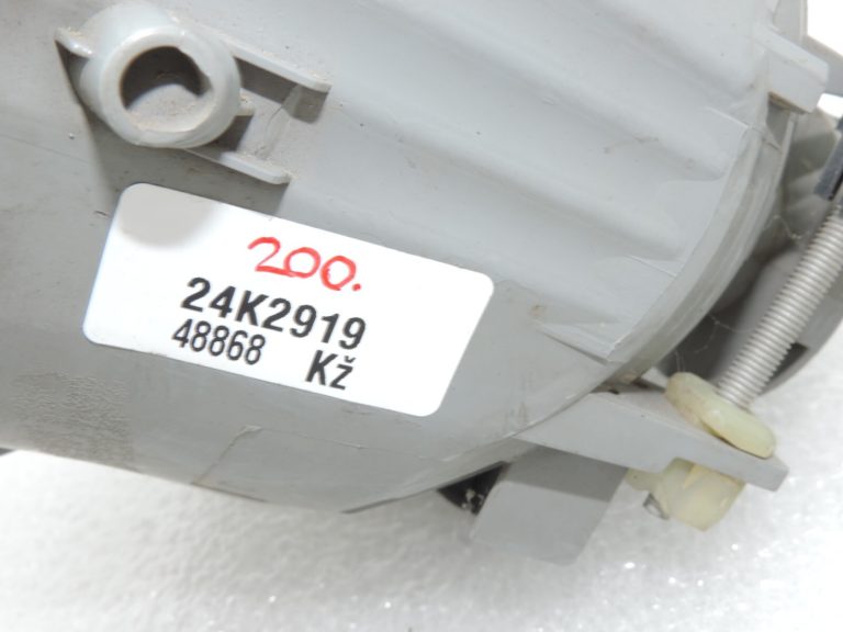 Oriģināls Toyota RAV4 II XA20 Facelift Priekšējais kreisais miglas lukturis 8122042050