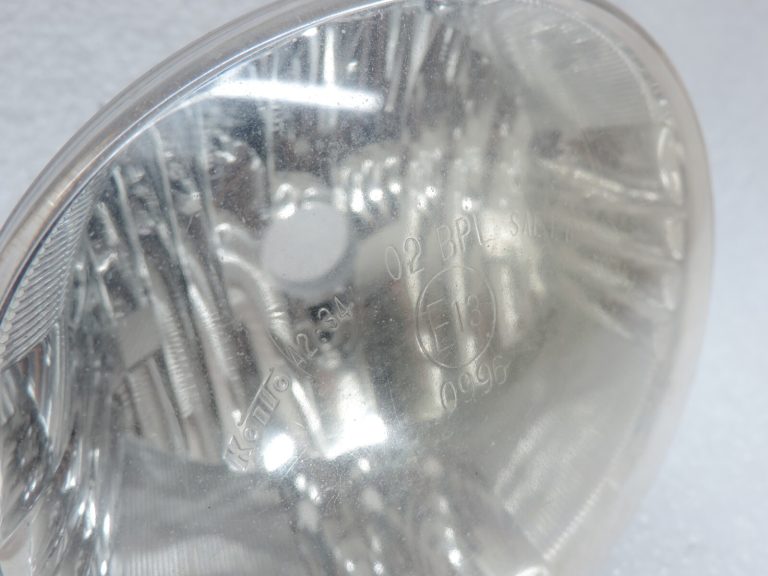 Oriģināls Toyota RAV4 II XA20 Facelift Priekšējais kreisais miglas lukturis 8122042050