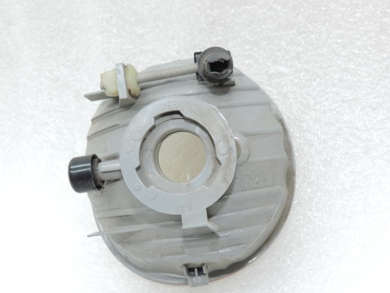 Oriģināls Toyota RAV4 II XA20 Facelift Priekšējais kreisais miglas lukturis 8122042050