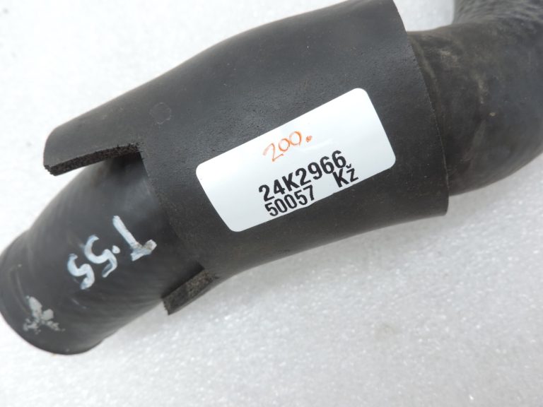Oriģinālā Toyota RAV4 II XA20 2.0 VVTi 1AZFE Dzesēšanas šķidruma šļūtene Radiatora iekšējais stikls