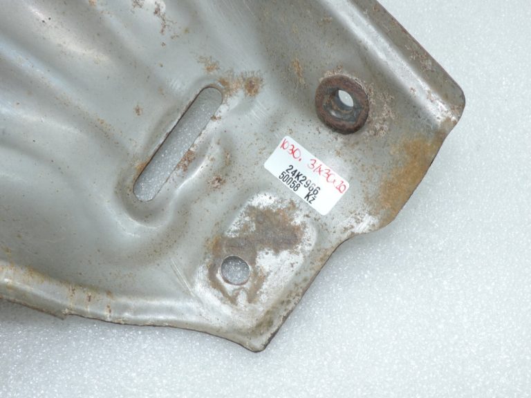 Oriģināls Toyota RAV4 II XA20 2.0 1AZFE ieplūdes kolektora siltuma vairogs 1716728031