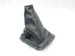 Genuine Toyota Avensis T25 manual gearbox shift boot 588080509