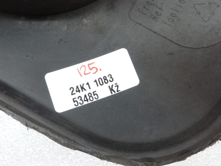 Toyota Avensis T25 Priekšējais dubļu atloks priekšējais labais PZ416-T0968-00 PZ416T096800