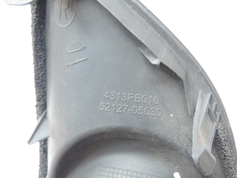 Toyota Avensis T25 Facelift Priekšējais labās puses miglas luktura vāks 52127-05030