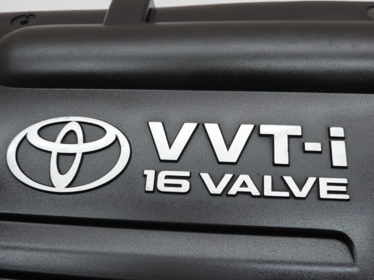 Oriģināls Toyota Corolla E11 E12 Avensis T22 1.4/1.6 VVT-i 4ZZFE motora vāks