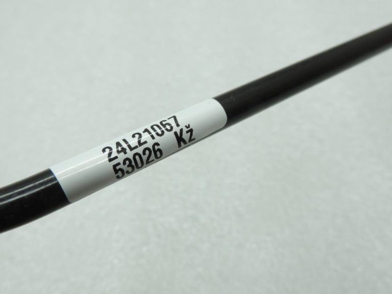 Oriģināls Toyota Yaris P13 motora pārsega atbalsta kronšteins 534400D100