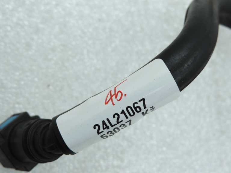 Oriģināla Toyota Yaris P13 1.3 1NR-FE degvielas sadalītāja degvielas padeves caurule