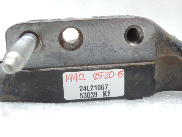 Oriģināls Toyota Yaris P13 1.3 VVT-i motora stiprinājums Motora stiprinājums 1231547040