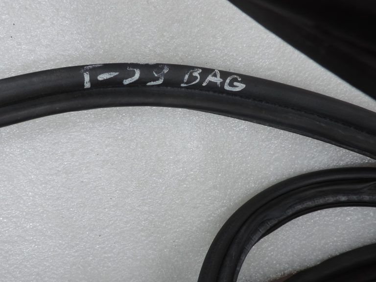 Oriģināls Toyota Yaris P13 aizmugurējo durvju blīvētājs 678810D070 67881-0D070