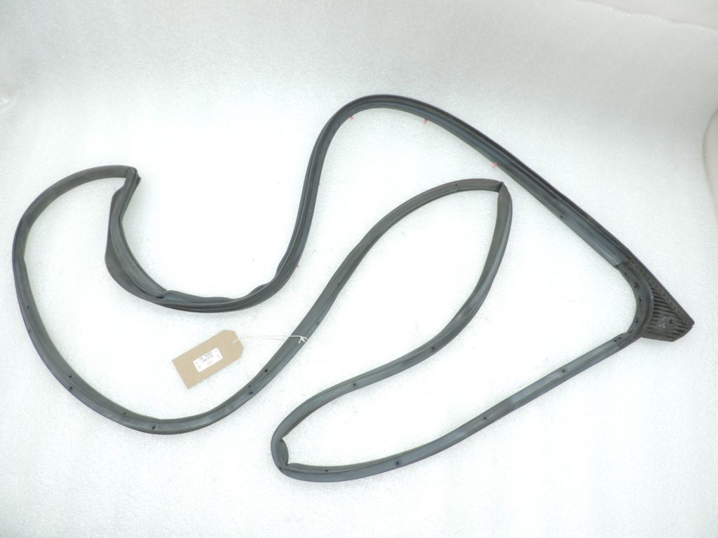 Genuine Toyota Yaris P13 Door Seal Front Left 678620D120 678620D121