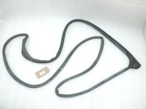 Oriģināls Toyota Yaris P13 durvju blīvējums priekšējais kreisais 678620D120 678620D121