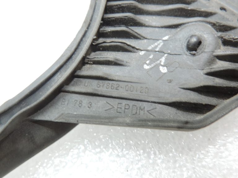 Oriģināls Toyota Yaris P13 durvju blīvējums priekšējais kreisais 678620D120 678620D121