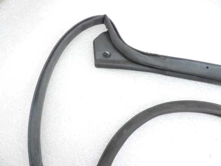 Oriģināls Toyota Yaris P13 aizmugurējo kreiso durvju blīvējums 678720D090 678720D091