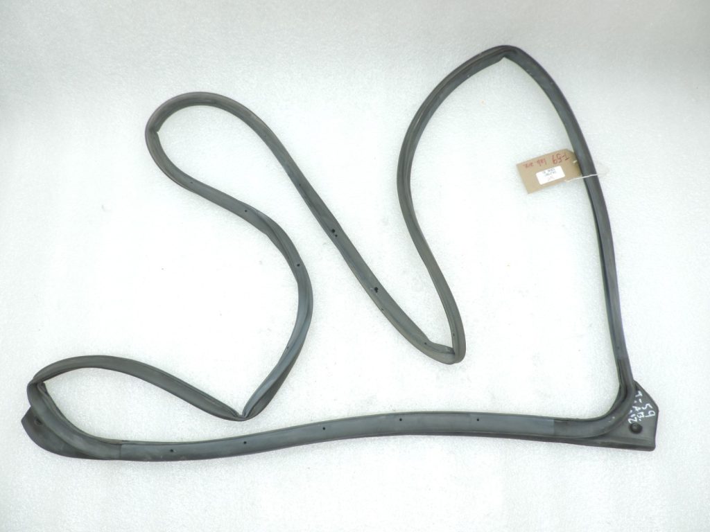 Genuine Toyota Yaris P13 Rear right door seal 678710D090 678710D091