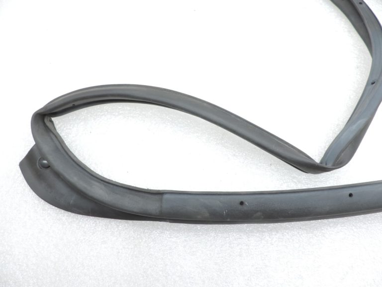 Oriģināls Toyota Yaris P13 aizmugurējo durvju blīvējums 678710D090 678710D091