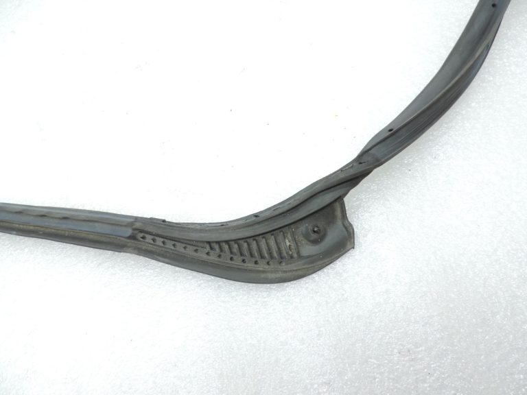 Oriģināls Toyota Yaris P13 aizmugurējo durvju blīvējums 678710D090 678710D091