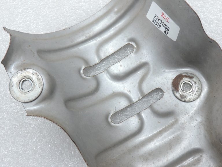 Oriģinālā Toyota Yaris P13 1.3 1NR-FE katalītiskā neitralizatora siltumizolācijas plāksne 1716847030