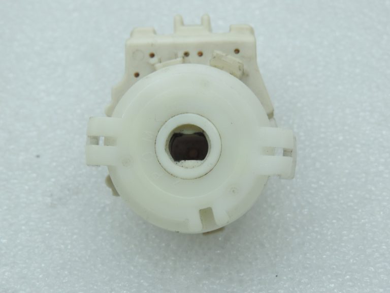 Oriģinālais Toyota Yaris P9 aizdedzes slēdzis 8445071010 84450-71010