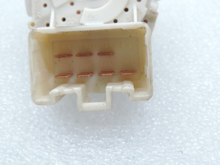 Oriģinālais Toyota Yaris P9 aizdedzes slēdzis 8445071010 84450-71010