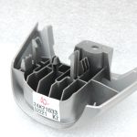 Oriģināls Toyota Yaris P9 stūres rata pārsegs labajā pusē sudraba krāsā 451160D010B0