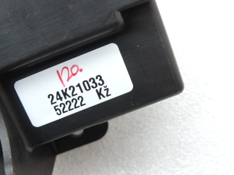 Oriģināls Toyota Yaris P9 gaisa kondicioniera vadības bloks 886500D170 88650-0D170 88650-OD170