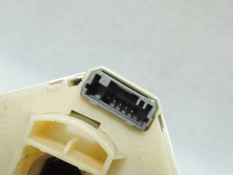Oriģināls Toyota Yaris P9 gaisa kondicionēšanas un apsildes vadības slēdzis 559010D010 55901-0D010