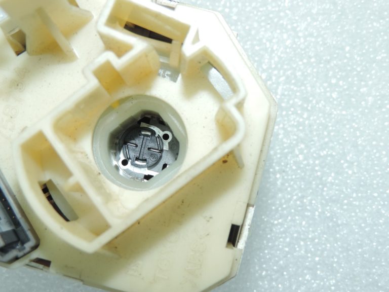 Oriģināls Toyota Yaris P9 gaisa kondicionēšanas un apsildes vadības slēdzis 559010D010 55901-0D010
