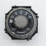 Oriģināls Toyota Yaris P9 gaisa kondicionēšanas un apsildes vadības slēdzis 559020D010 55902-0D010