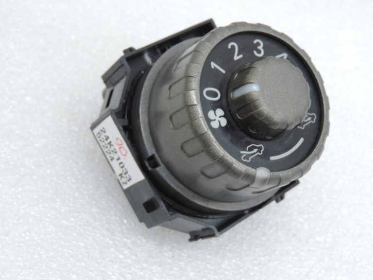 Oriģināls Toyota Yaris P9 gaisa kondicionēšanas un apsildes vadības slēdzis 559020D010 55902-0D010